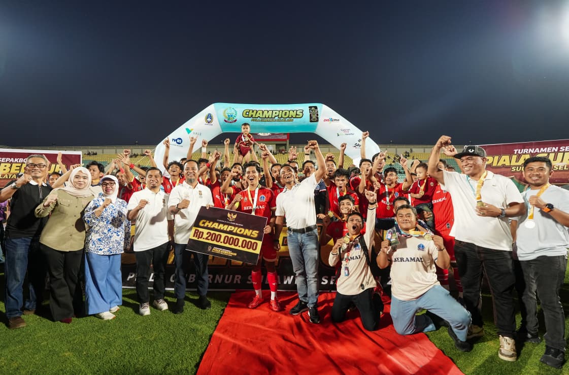 Kabupaten Bone Juara Piala Gubernur Sulsel Cup 2026, Gubernur Sulsel Serahkan  Trofi dan Uang Tunai Rp200 Juta